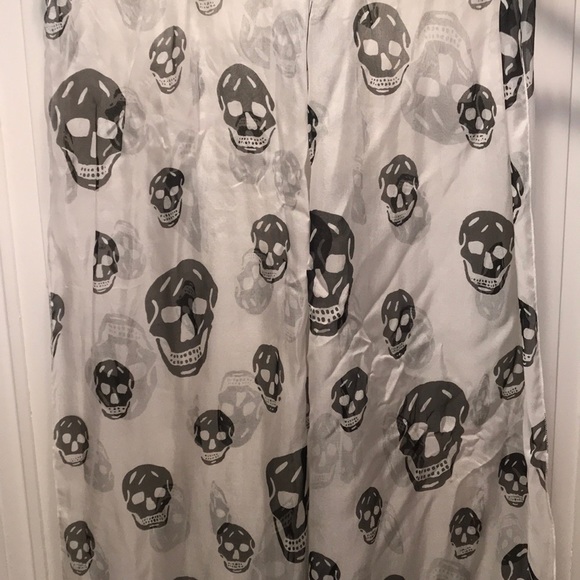 Berryear Accessories - Skull Scarf ☠️